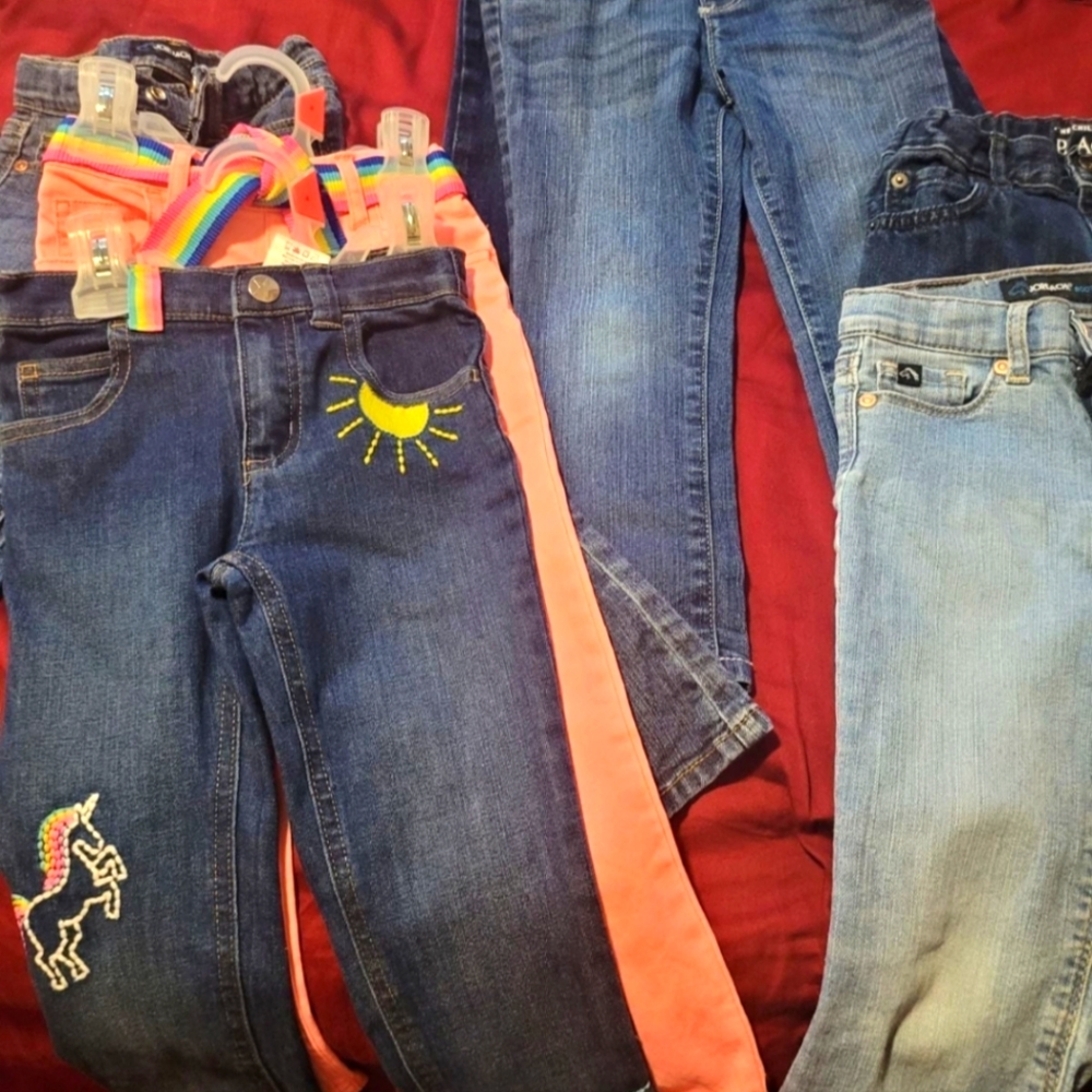 Bundle of girl jeans 4T